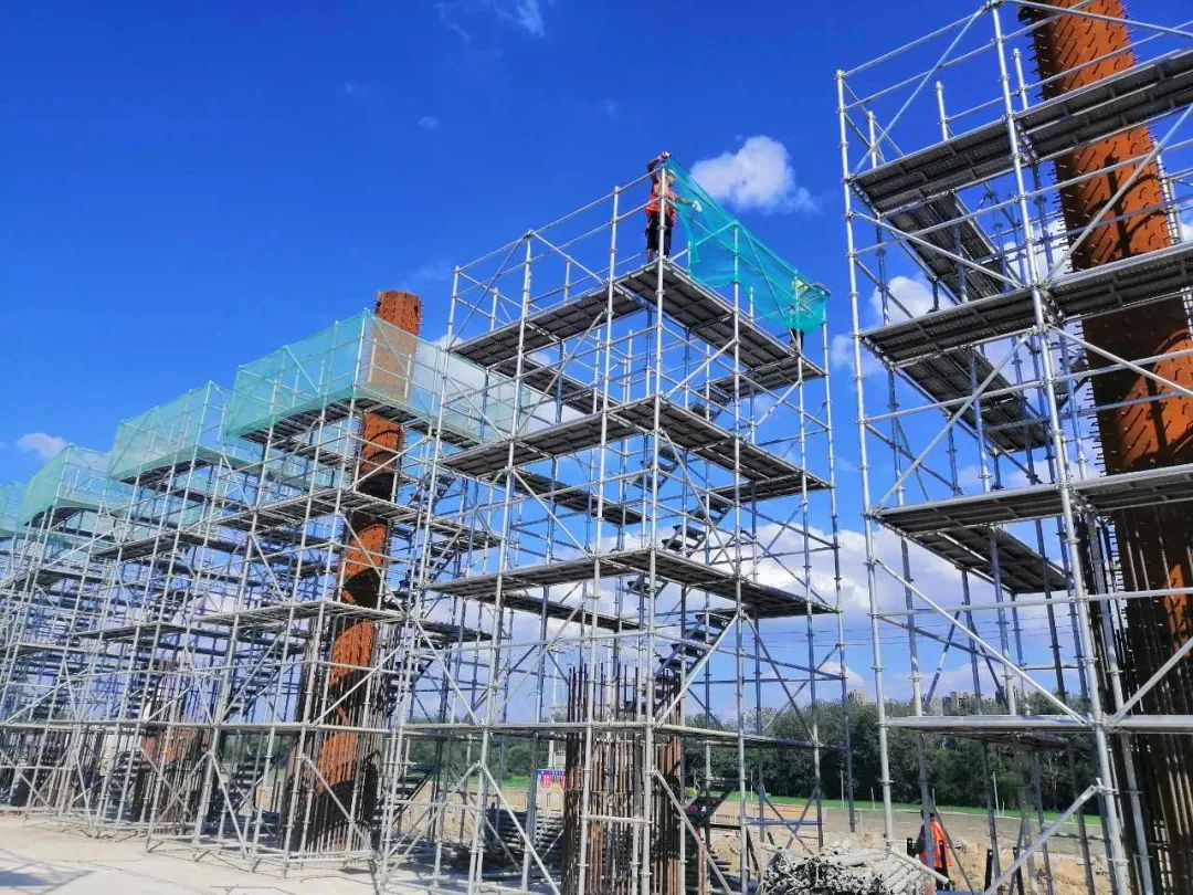 北京盤扣腳手架租賃時(shí)要注意哪些事項(xiàng)？(圖1)